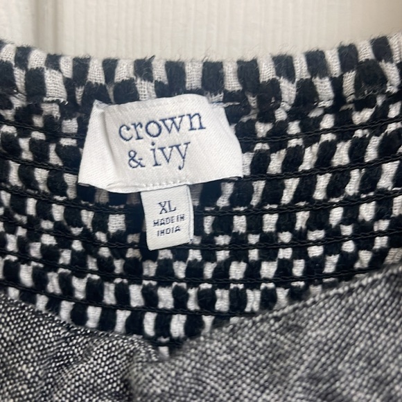 ✨Crown & Ivy Women’s Dress✨ - Picture 2 of 2